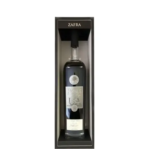 Rones del Caribe C.A. Ron Roble Viejo Ultra Añejo (Zafra) 2004
