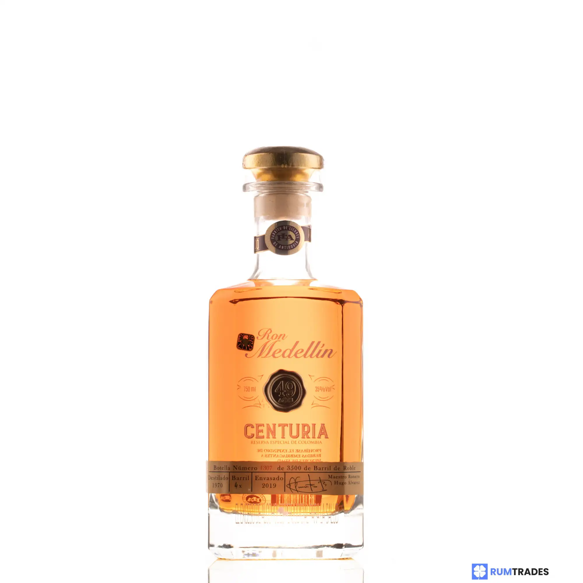 Hochauflösendes Bild von Licores de Antioquia Ron Medellin Centuria 1970
