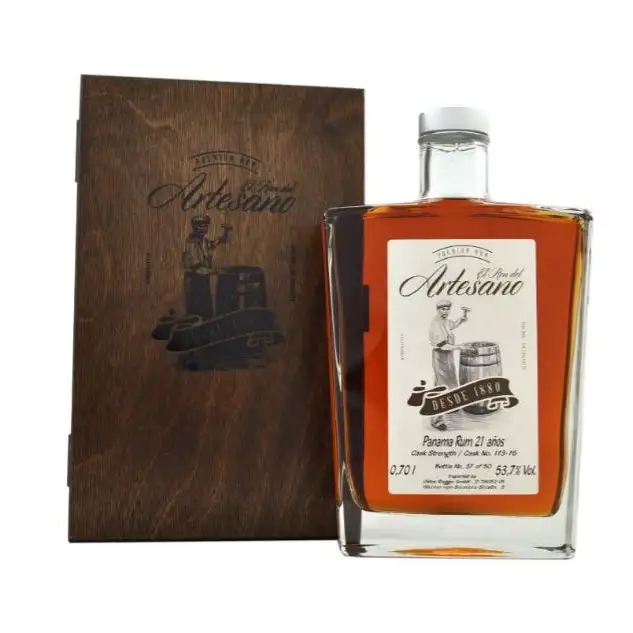 Bottle of El Ron del Artesano Panama Rum 21 años