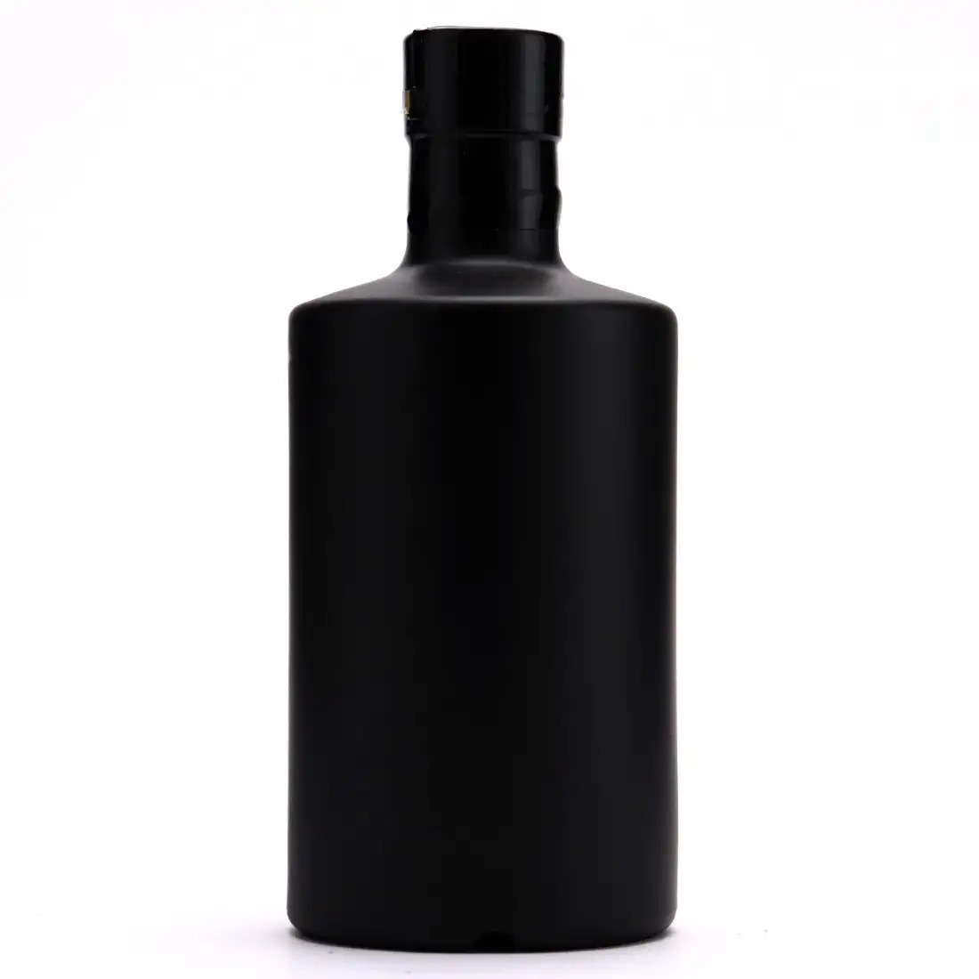 High resolution image of Romdeluxe Hampden Trelawny White DOK 2021