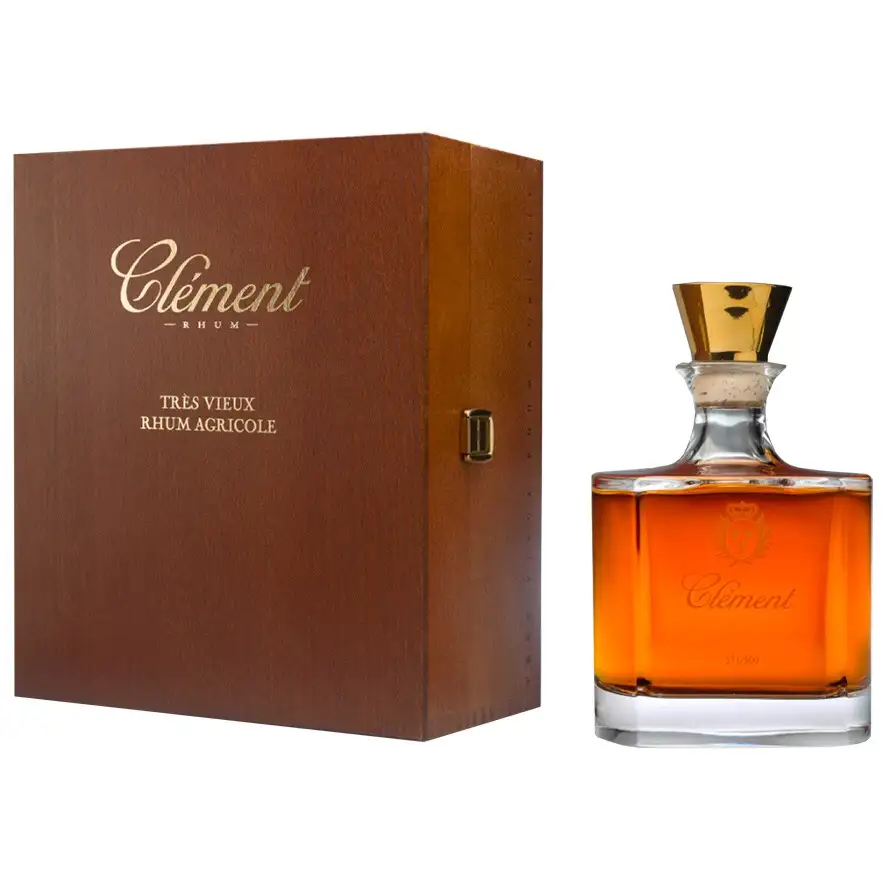 Image haute résolution de Clément Très Vieux Rhum Agricole Carafe Cristal