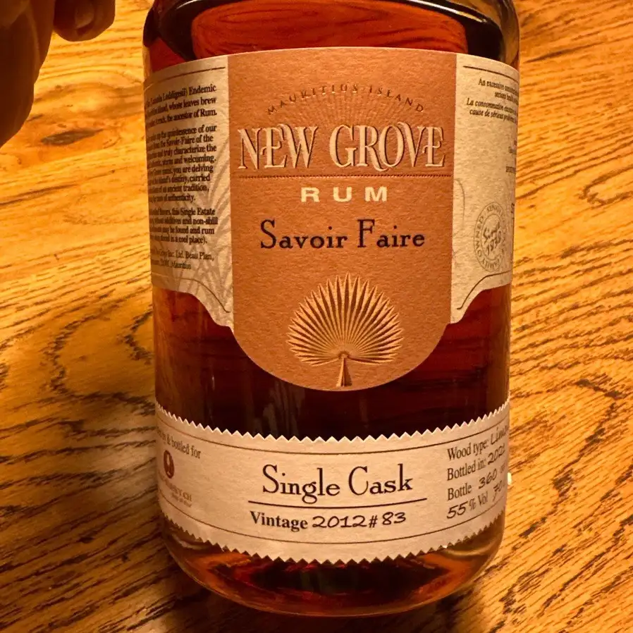 Image haute résolution de Grays New Grove Savoir-Faire Single Cask (Malt Whisky CH) 2012