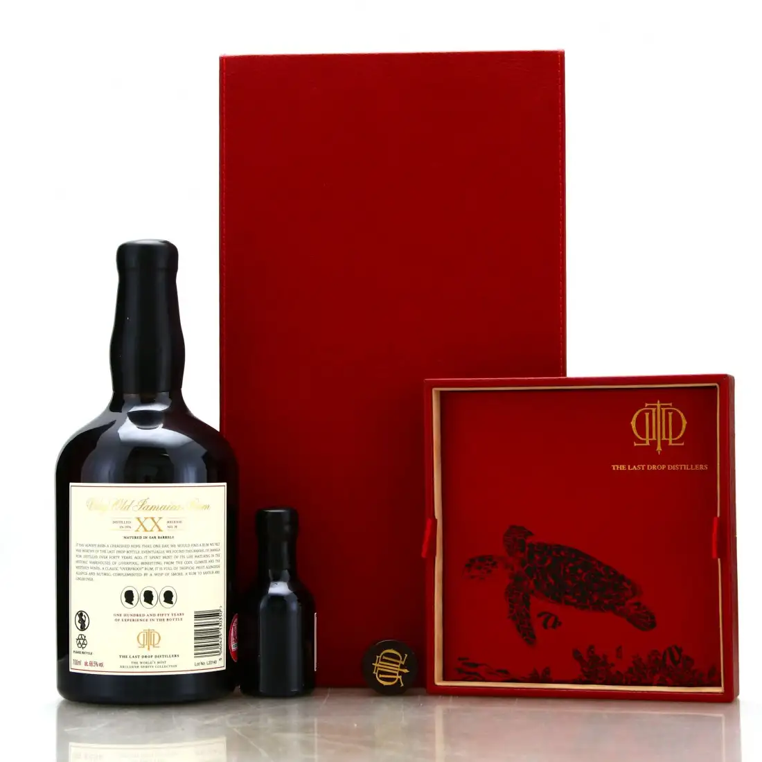 High resolution image of Last Drop Distillers Very Old Jamaica Rum 1976