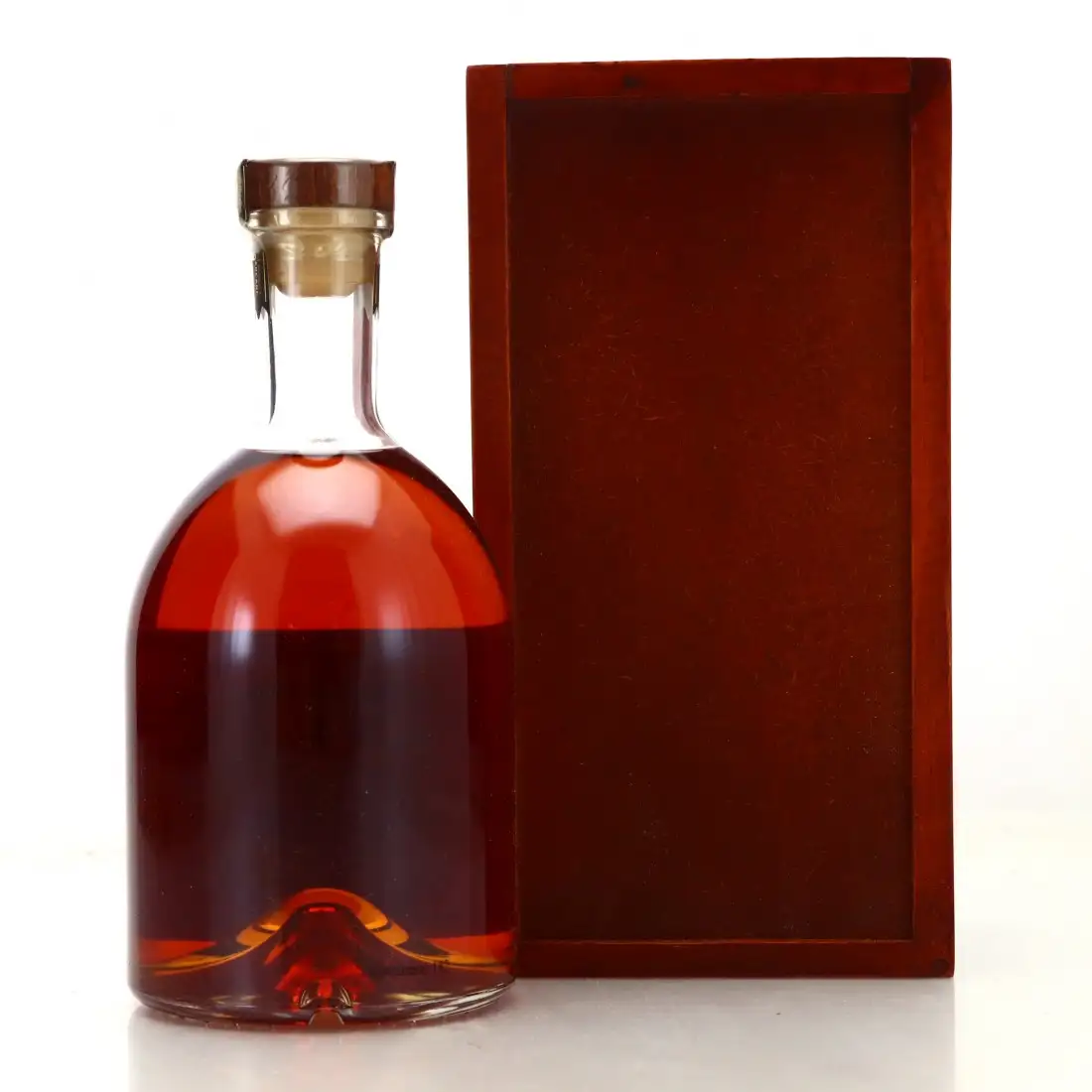 High resolution image of Tarlac Distillery Corp. Luisita Single Barrel Single Estate 2015