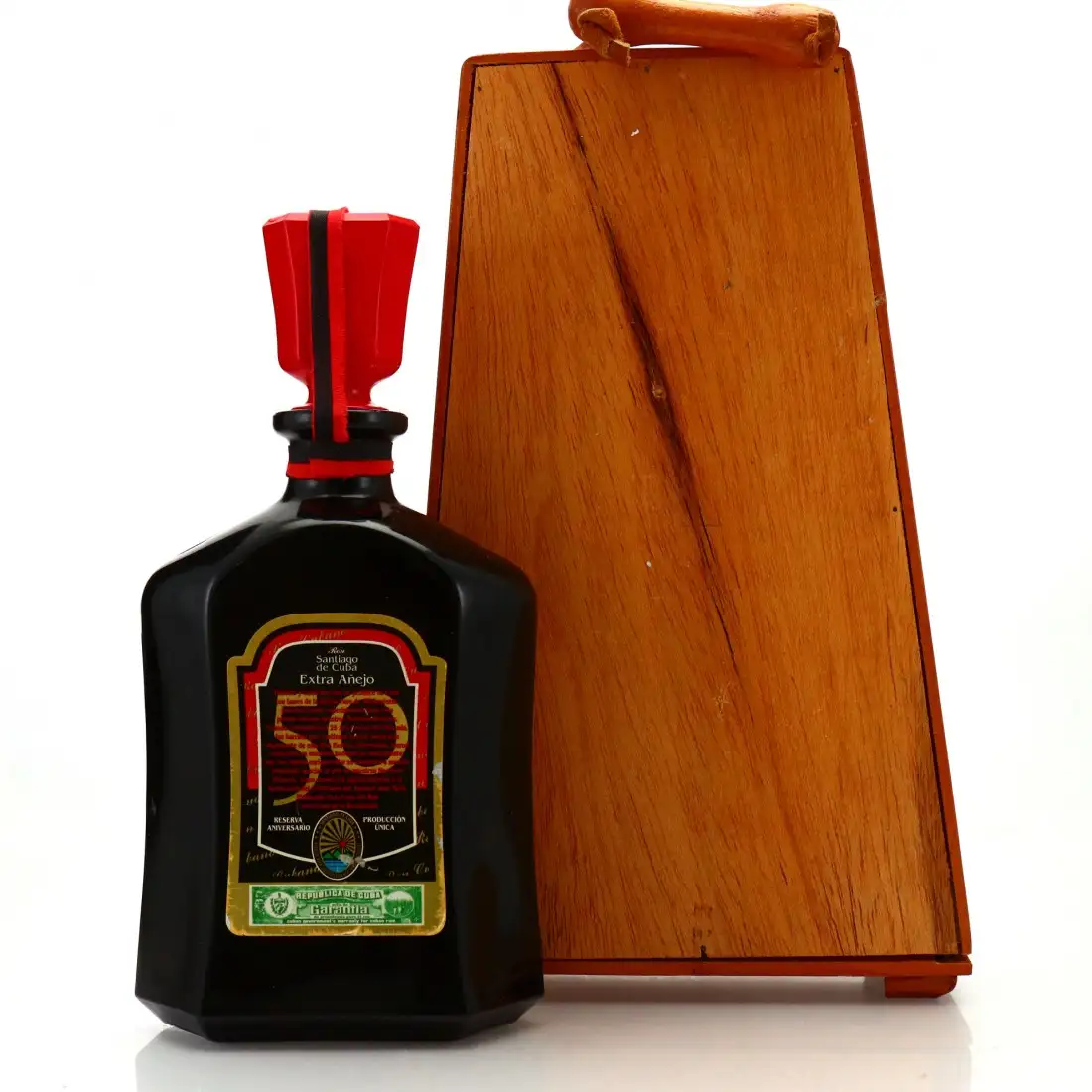 Image haute résolution de Santiago de Cuba Extra Anejo 50th Anniversary