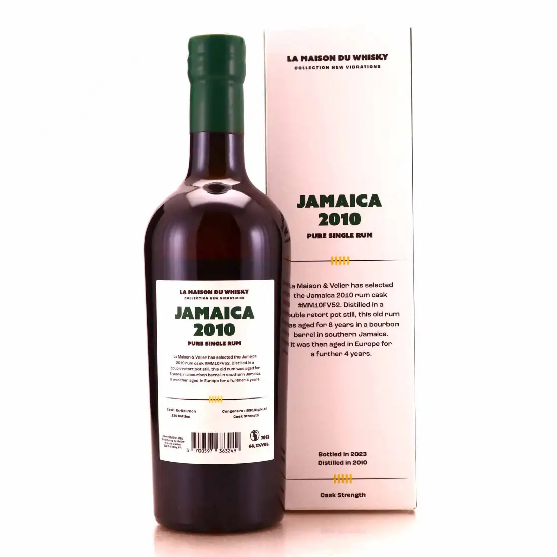 High resolution image of La Maison Du Whisky Clarendon Rum Jamaica (Flag Series) EMB 2010