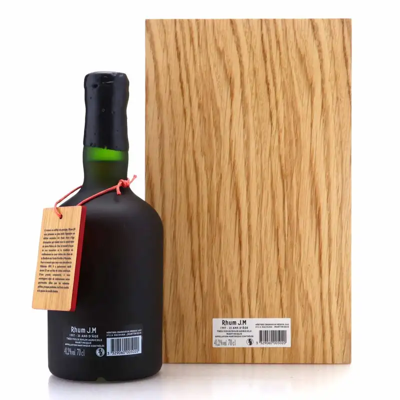 High resolution image of Rhum J.M Signature Millésime 1997