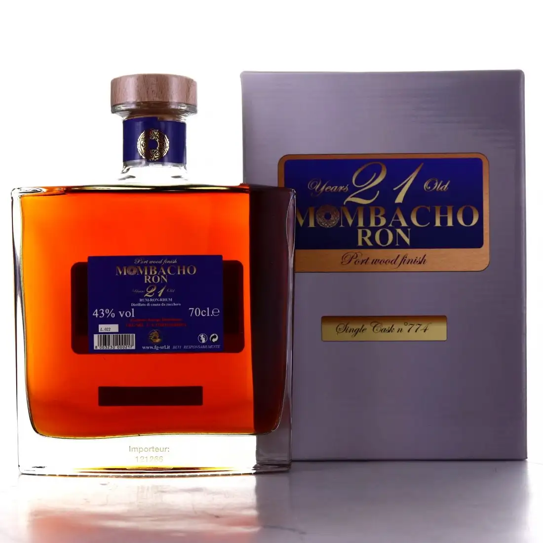 Image haute résolution de Mombacho 21 Years Old Port Wood Finish