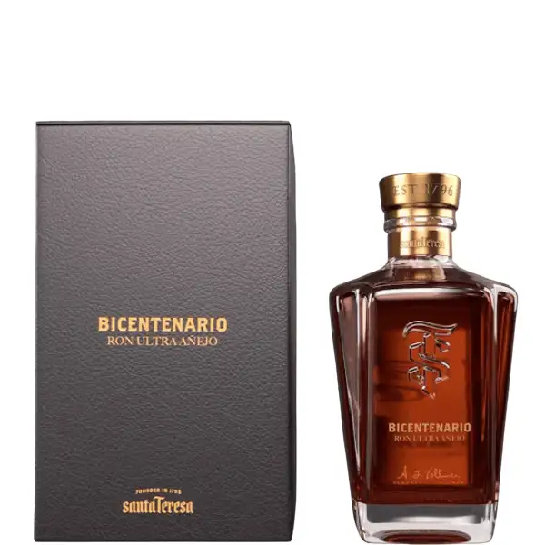 Bottle of Santa Teresa Bicentenario (Ron Ultra Añejo)