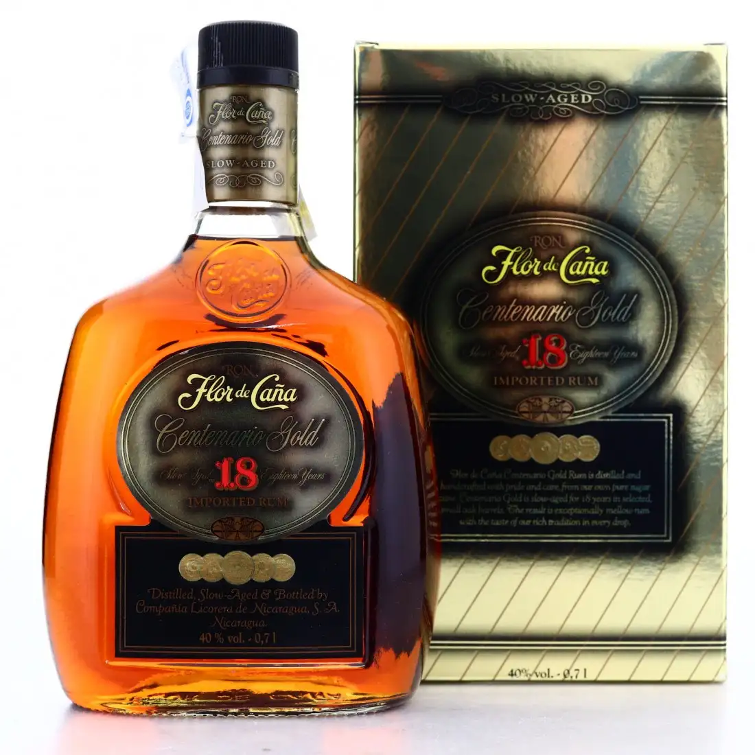 Bottle of Flor de Caña Centenario Gold