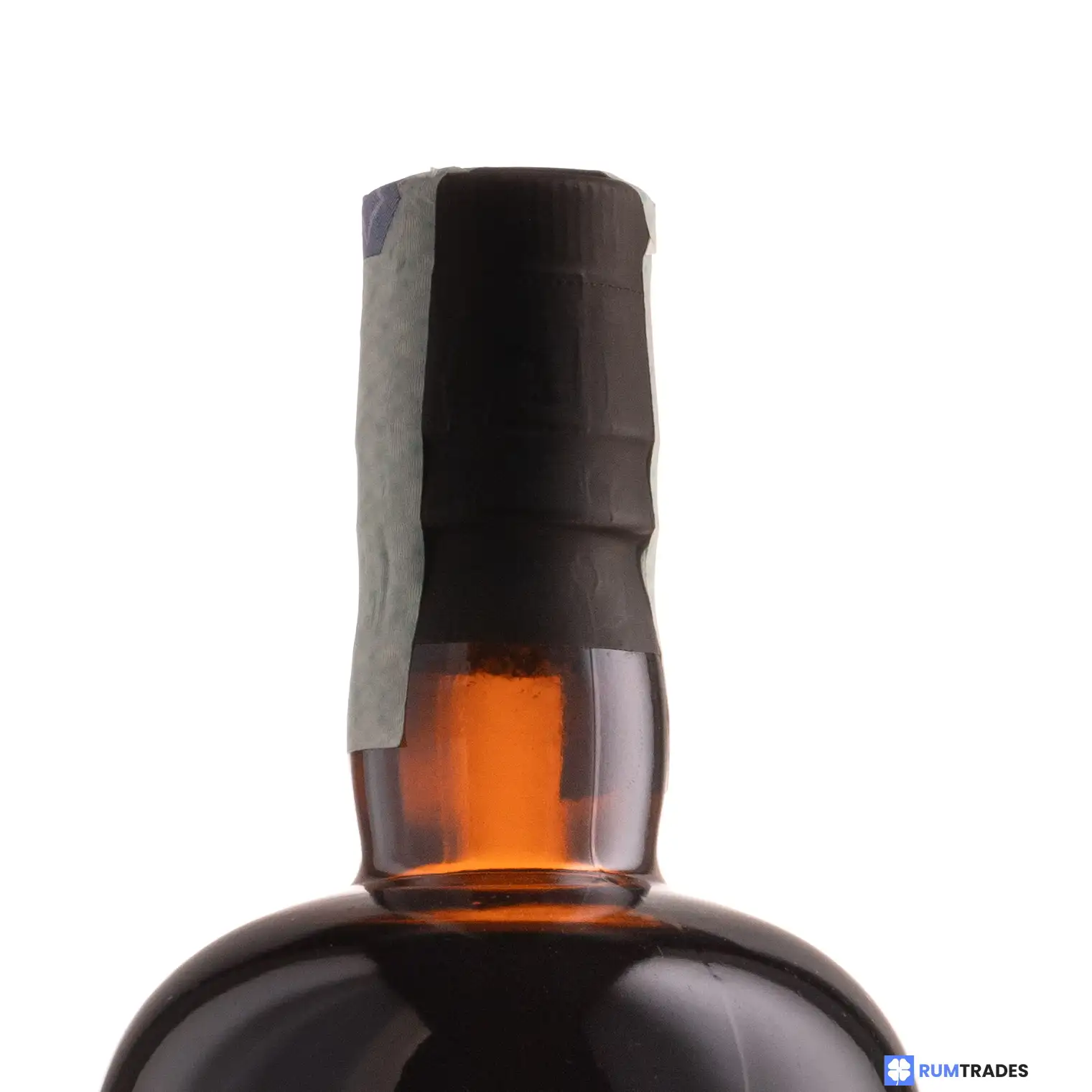 Hochauflösendes Bild von Velier Uitvlugt Old Demerara Rum ICBU 1985