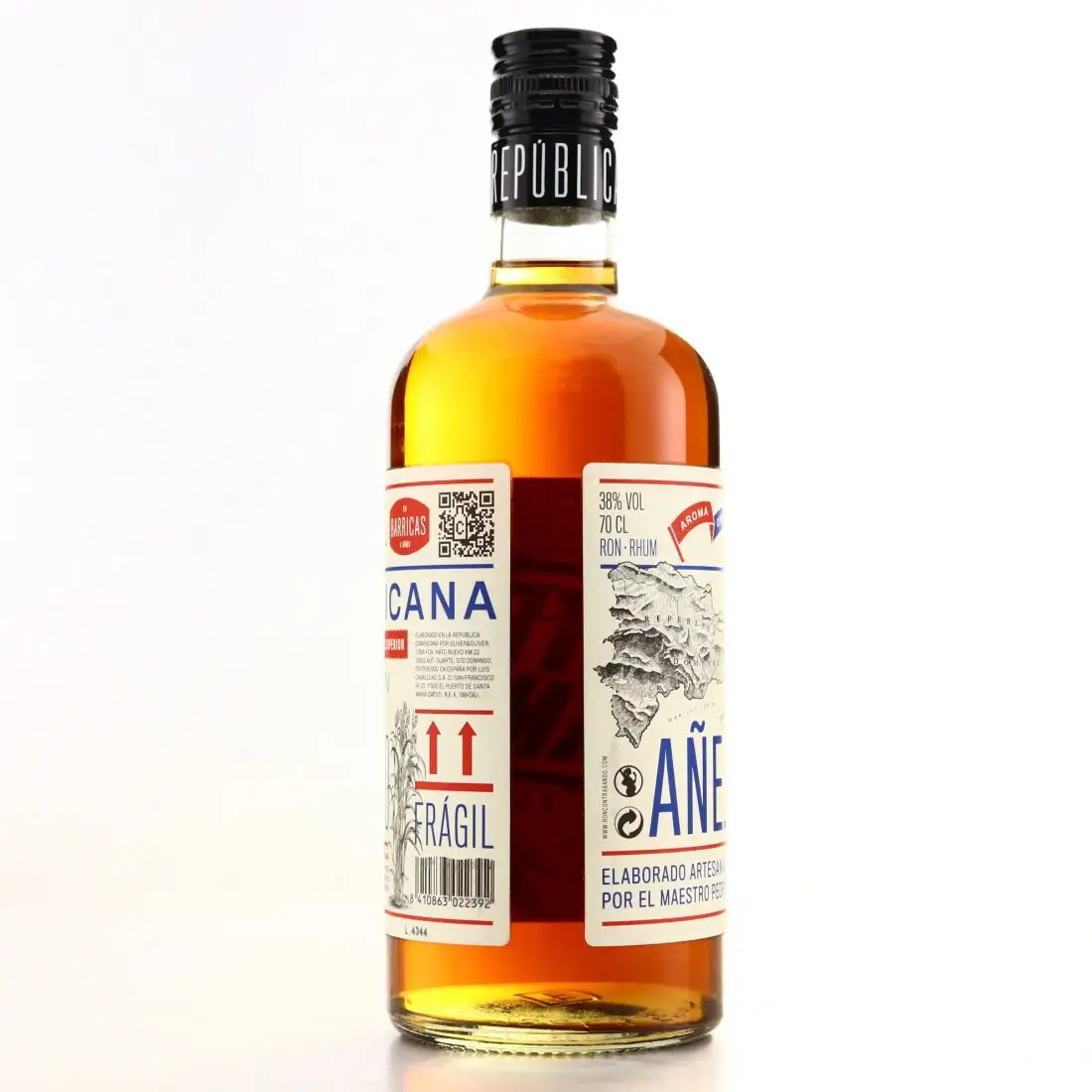 High resolution image of Oliver &amp; Oliver Contrabando