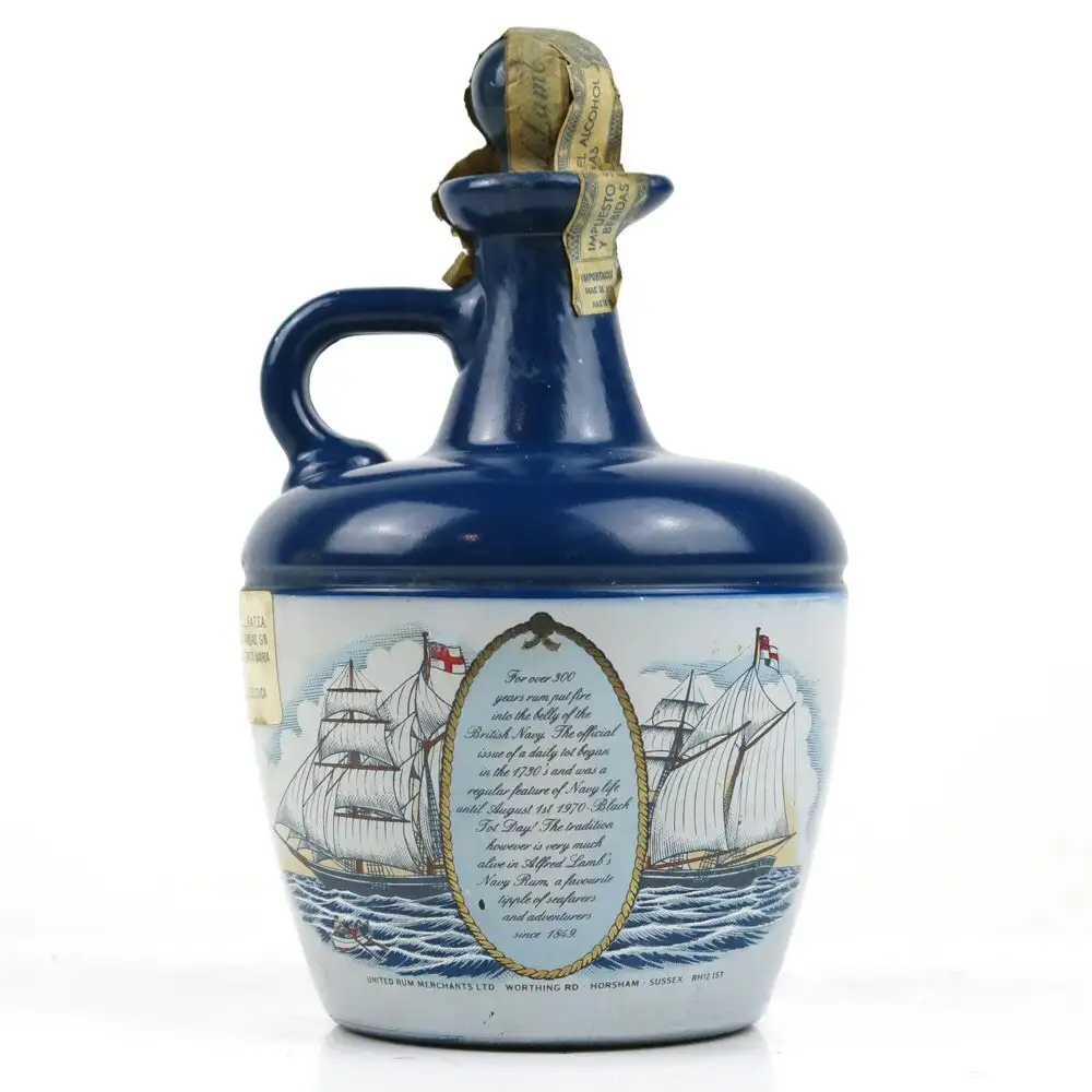 High resolution image of Alfred Lamb‘s Navy Rum Decanter