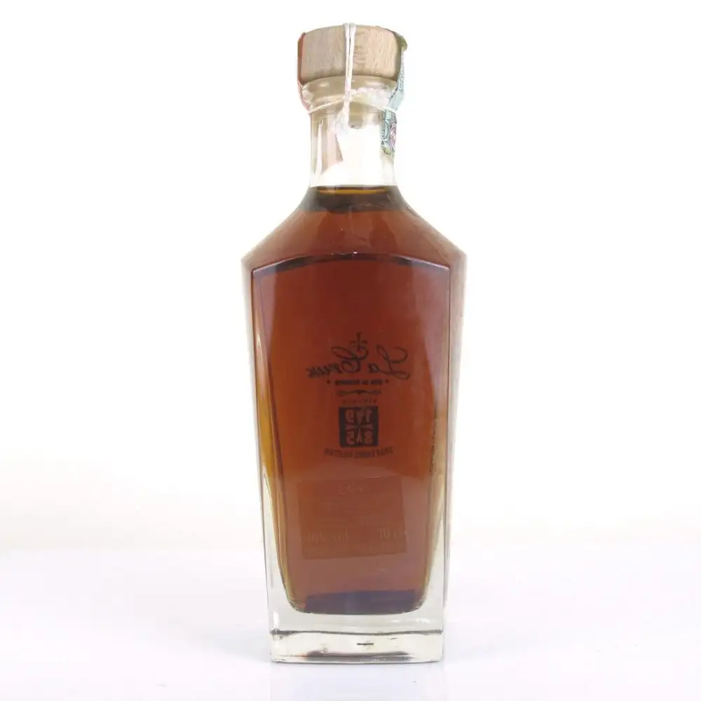 High resolution image of La Cruz Single Barrel Selection 1985