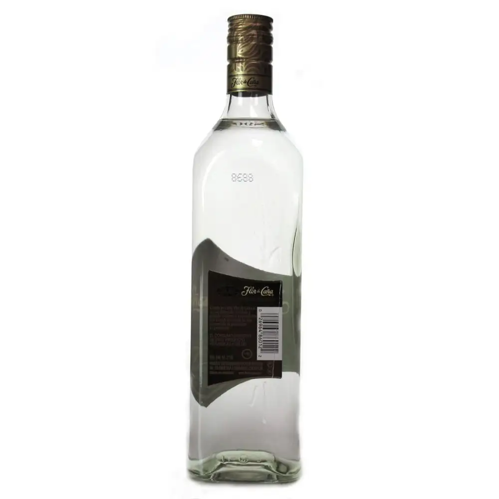High resolution image of Flor de Caña 7 Años Blanco Reserva