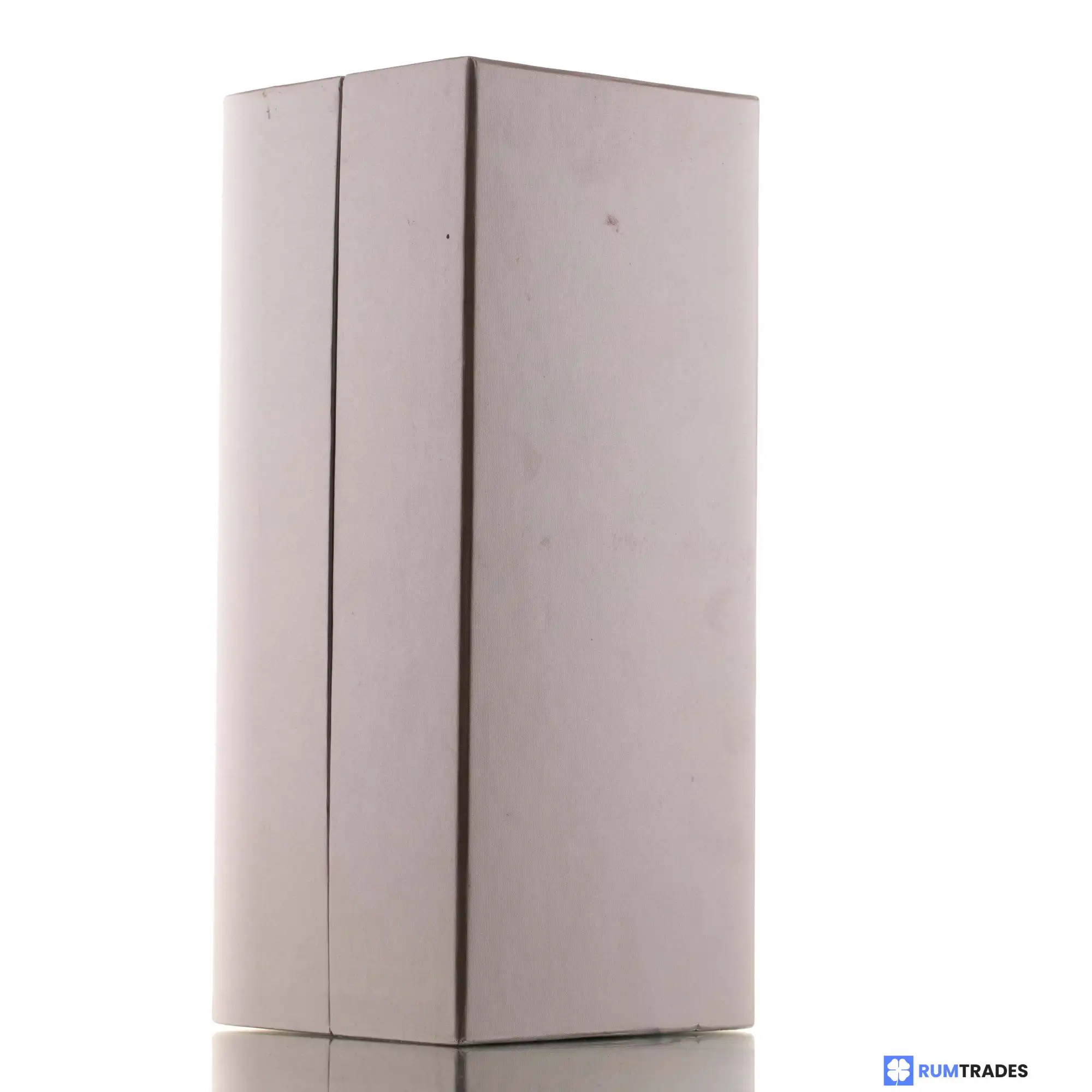 Image haute résolution de Silver Seal Enmore Demerara Rum Magnum 1975