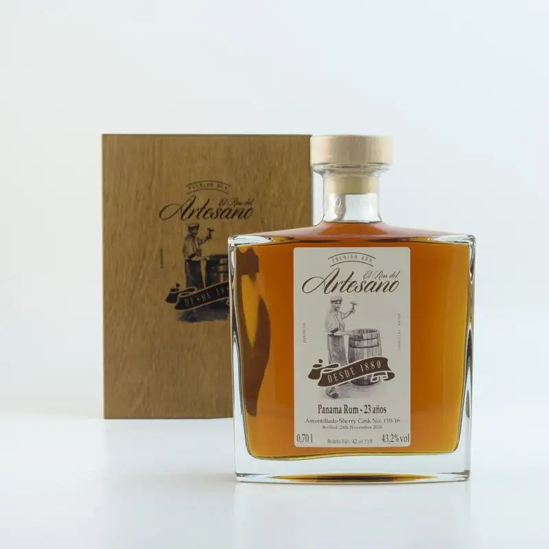 Hochauflösendes Bild von El Ron del Artesano Panama Rum 23 Años 1997