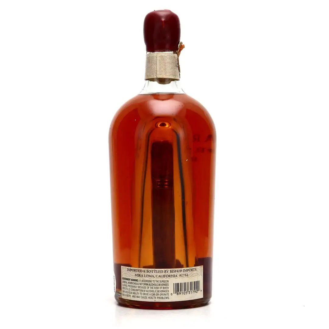 High resolution image of Bishop Imports T.D.L Barrows’ Hors d'Age Cigar Blend